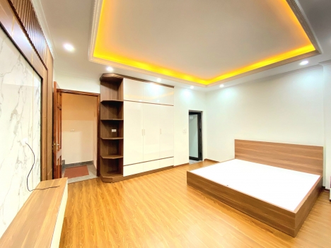 SIÊU ĐẦU TƯ, Chùa Láng, CCMN 8PN_OTO vào cổng_View hồ_45TR/Tháng_45Mx5T chỉ 5,5 tỷ