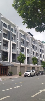 Bán nhà gần HIMLAM, Long Biên, ở sướng, tiện ích ngập tràn, giá nhỉnh 2 tỷ