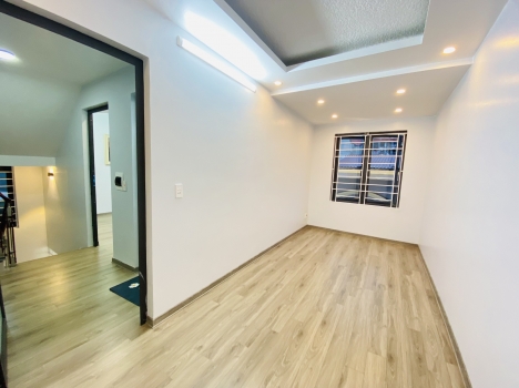 Cực Hiếm Nhà 4  Tầng Đà Nẵng 2 Ô Tô tránh nhau