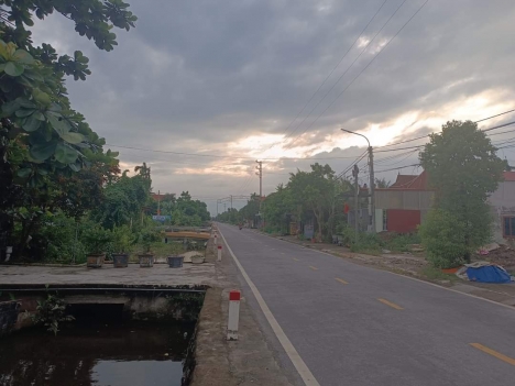 mặt đg Trung Nghĩa Hợp Đức Đồ Sơn Hải Phòng. Giá 11 tr m