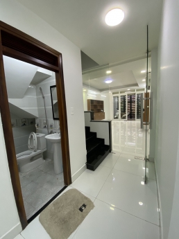 Bán Nhà Phan Văn Trị Gò Vấp Ô Tô Đậu Trong Nhà 5 PN 5 Tầng Nhà Mới Đẹp