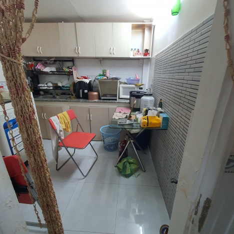 Nhà trệt, 1 lửng, 1 Phòng ngủ , 1 toilet, có thể cải thiện 2 phòng ngủ.