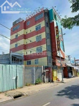 Bán tòa nhà đường Kênh Nước Đen 30m 8.5x20, đúc 5 lầu. 22.6 tỷ
