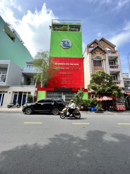 Bán nhà 79 Trần Hưng Đạp giáp Bàu Cát. DT 10x22, 4 lầu. Giá 35 tỷ thương lượng