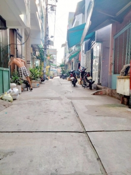 BÁN  NHÀ LÊ ĐÌNH CẨN_ BÌNH TÂN, HXH ĐỔ CỬA, NGAY TL10, 3P QUA KHU TÊN LỬA, AEON MALL, SHR HOÀN CÔNG