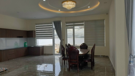 Cần bán căn biệt thự mới xây trên đường Trịnh Hoài Đức Phường 11, TP. Đà Lạt, giá 14,7 tỷ