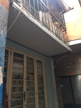 Bán nhà nhỏ sổ Hồng đường Chu Văn An p12 . Nhà cách mặt tiền 20m