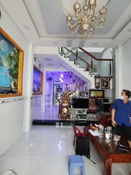 chính chủ bán lỗ ô tô đỗ cửa hoàng văn thụ Q tân bình king doanh tốt. gần bùng binh cộng hòa.hxh.