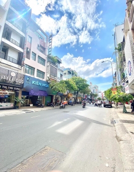 Bán gấp nhà MT Nguyễn Đình Chiểu, P.2, Quận 3. Hàng hiếm !