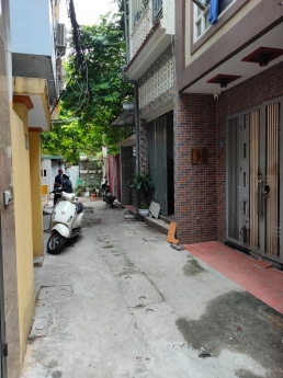 BÁN NHÀ PHỐ KHƯƠNG TRUNG, HƠN 5 TỶ, 40M2*MT 4.2 VÀI BƯỚC RA PHỐ, NGÕ RỘNG THOÁNG SÁNG