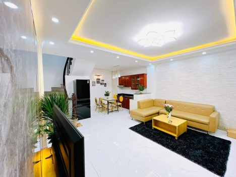 9 tỷ SIÊU RẺ, SIÊU VIP- Bán Nhà mặt Phố BỒ ĐỀ 85m, MT5,2, Kinh doanh- 2 thoáng