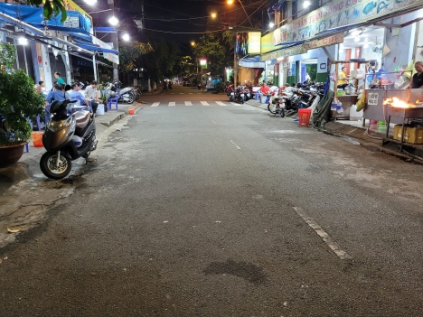 MẶT TIỀN KINH DOANH THẠCH LAM, 62M2, 3 TẦNG CHỈ 8 TỶ TÁM.