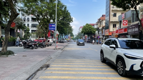 Cực hiếm, Bán đất tặng nhà C4 mặt phố Nguyễn Sơn, thông Lâm Hạ, Nguyễn Văn Cừ,lô góc, 212m, MT9m,