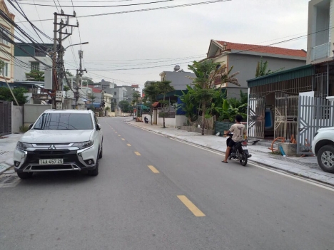 Chính chủ cần bán nhanh căn nhà đẹp mặt đường EC Hùng Thắng – Hạ Long – Quảng Ninh.