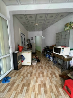 Cần bán gấp căn nhà trên đường Hùng Vương, Phường 10, TP. Đà Lạt, giá 3,3 tỷ