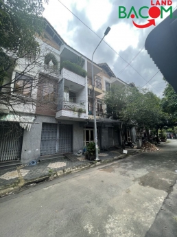 Bán nhà 1T2L đường ô tô SHR thổ cư hoàn công gần chợ đầu mối Tân biên chỉ 3ty490