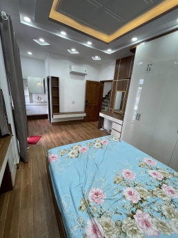 BÁN NHÀ PHỐ - MẶT TIỀN KINH DOANH - ĐỐI DIỆN HAGL - P. TÂN QUY