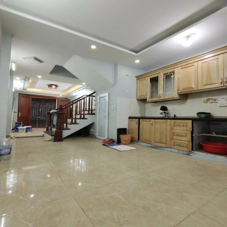 bán nhà ngõ 155 Cầu Giấy - Cầu Giấy 40m2 xây 6 tầng, mặt tiền 3.5m giá 5.25 tỷ