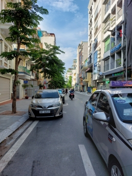 Bán đất phố Lê Trọng Tấn 180m2, vị trí cực đẹp, ô tô tránh