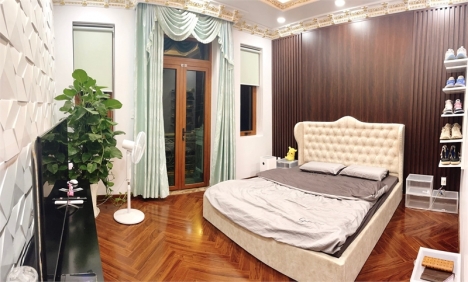 BÁN NHÀ 4 TẦNG HẺM 5m, KẾ CHỢ PHẠM VĂN BẠCH, 71 m2,5 TỶ 2