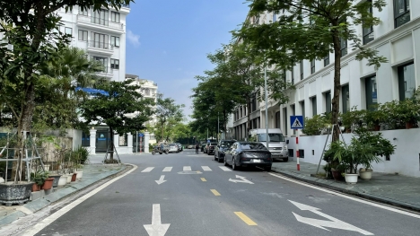 Nhà liền kề Minh Nhựa 2 mặt phố Hoàng Như Tiếp, Lâm Hạ, 120m*6T, MT8m, hơn 300tr/1m