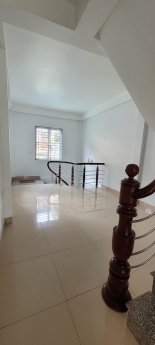 Bán nhà gần phố Lê Hồng Phong Hà Đông 43m2 4T mt 4,5m chỉ hơn 6tỷ kdoanh.