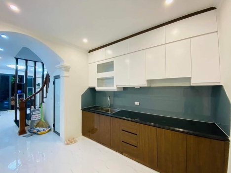 Nhà đẹp phân lô 5 tầng phố Vĩnh Hồ 37m2, giá chỉ 5.3 tỷ