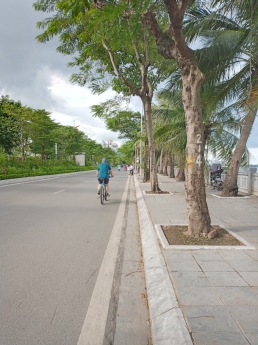Chính chủ bán nhà Lạc Long Quân Tây Hồ, kinh doanh, 40m/5tầng/6.9tỷ