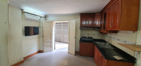 Bán nhà Văn cao gần 3 tỷ có hộ khẩu Ba Đình mặt ngõ thông kinh doanh tốt gần Hồ Tây