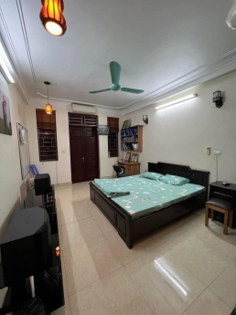 Phân lô, ô tô vào nhà Phùng Chí Kiên, 62m, 8.2 tỷ