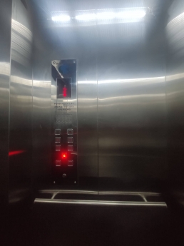 Bán gấp Khách Sạn 110m2 Ngay Bến Xe An Sương,Bà Điểm, Hóc Môn.5 Tầng 17P,