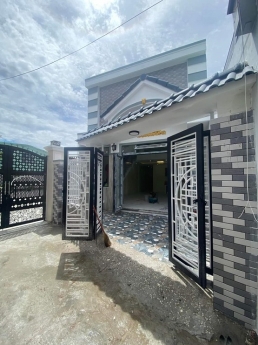 Bán nhà mới xây đối diện Đh Bách Khoa 75m2 giá 2.5 tỷ