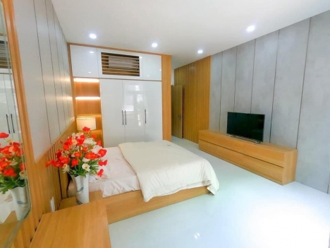 Bán Nhà 3 Lầu Mặt Tiền kinh doanh DT747 Tân Uyên dt100m2