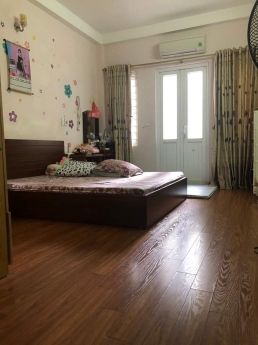 MẶT PHỐ Yên Phụ 40m x 3 tầng, giá 11 Tỷ. LH 0981588619.