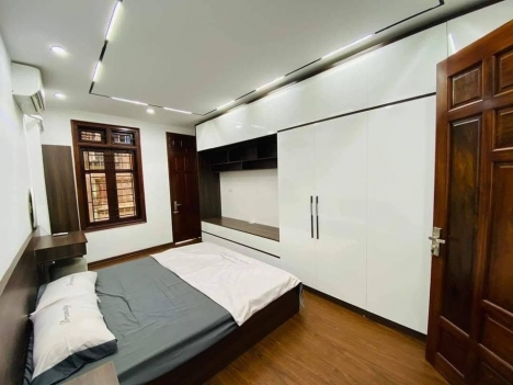 Bán CỰC GẤP NHÀ Bà Triệu 50m², 4 Tầng 5 tỷ hơn xíu xíu XE HƠI TRÁNH siêu gần.