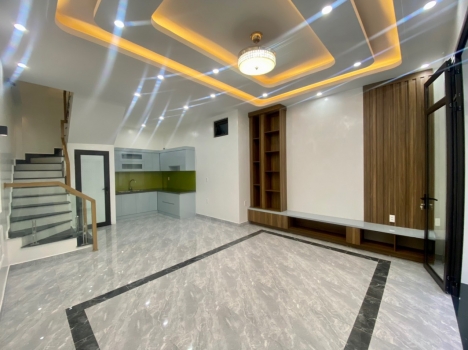 Nhà trung tâm phố Hàng Kênh - Chợ Con sân cổng độc lập xây mới tinh
-DT: 52,9m2 x 3 tầng sân cổng