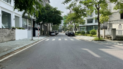 Nhà liền kề Minh Nhựa 2 mặt phố Hoàng Như Tiếp, Lâm Hạ, 120m*6T, MT8m, hơn 300tr/1m
