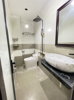 BÁN NHÀ PHỐ PHÁO ĐÀI LÁNG: 51M2, 4 TẦNG, 4 NGỦ, MT 4M, NGÕ 3 GÁC 3.5M, LÔ GÓC. 5.5 TỶ