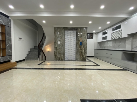 Cần bán gấp nhà phố Chính Kinh, Thanh Xuân, dt 42m2 mới xây 6 tầng giá 7,1 tỷ