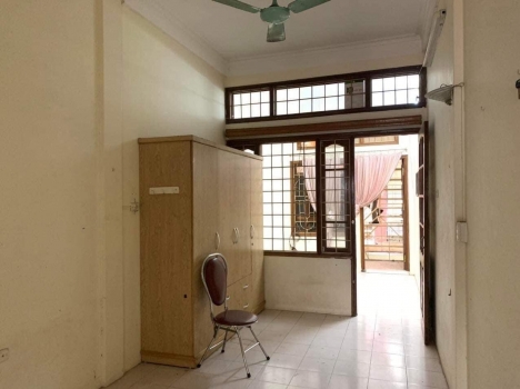 Bán nhà đẹp mặt ngõ Đào Tấn, Ba Đình, 3 tầng, 6 phòng ngủ, giá đẹp 135tr/m2.