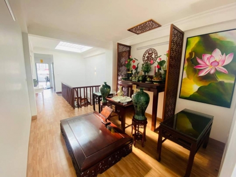 LÔ GÓC, Phan Kế Bính 70m x 4 tầng, MT 4.9 m, giá 8.5 tỷ.