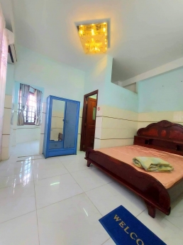 Bán gấp Khách Sạn 110m2 Ngay Bến Xe An Sương,Bà Điểm, Hóc Môn.5 Tầng 17P,