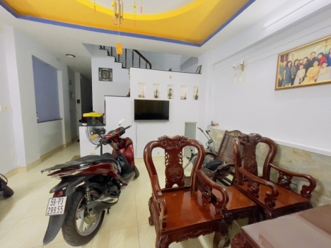 BÁN NHÀ TÂN BÌNH HXH 60 M2 NGANG GẦN 5M 3 TẦNG BTCT ĐẸP LUNG LINH NGUYỄN TRỌNG TUYỂN 6.5 TỶ.