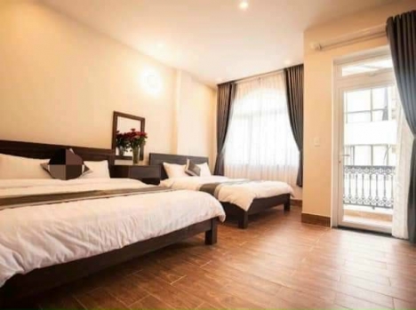 Cần bán khách sạn đang kinh doanh trên đường Nguyễn Thị Nghĩa, Phường 2, TP. Đà Lạt, giá 17,5 tỷ