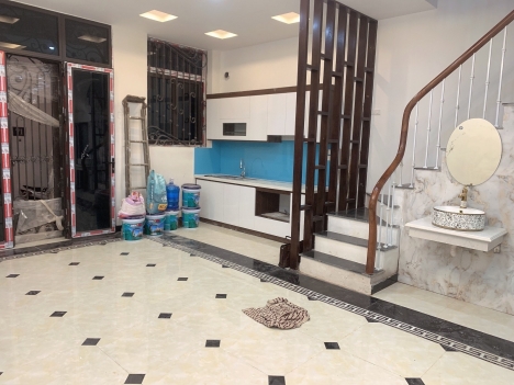 Bán nhà ngõ chợ Khâm Thiên, nội thất mới, 4 tầng, 35m2,mặt tiền rộng, giá rẻ bất ngờ.