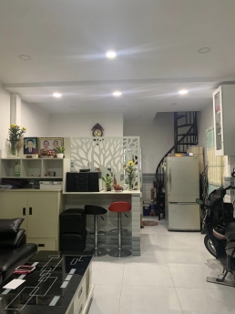 Chỉ 3Tỷ có nhà Tân phú- 6 chỗ đỗ cửa– 2PN – Nở Hậu Tài Lộc