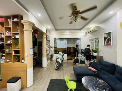Bán nhà ngõ 61 Thái Thịnh, lô góc, ô tô đỗ cửa, kinh doanh online 39m2 5 tầng MT5.8m - Giá 8.3 tỷ