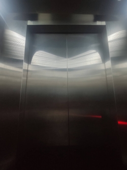 Bán gấp Khách Sạn 110m2 Ngay Bến Xe An Sương,Bà Điểm, Hóc Môn.5 Tầng 17P,