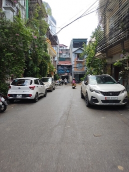 Phân lô, ô tô vào nhà Phùng Chí Kiên, 62m, 8.2 tỷ