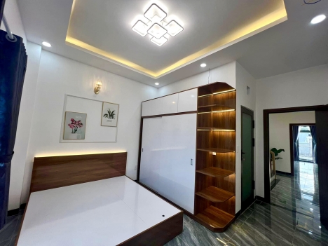 Chủ cần bán gấp căn nhà phố 2 lầu giá rẻ ngay TT tx Tân Uyên